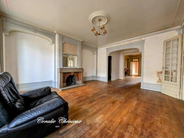 Appartement à rénover avec cachet