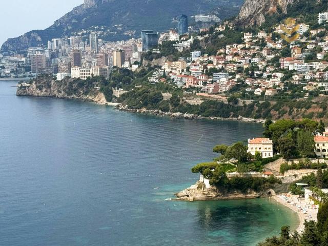 APPARTEMENT A RESTAURER VUE MER MONACO IMPRENABLE