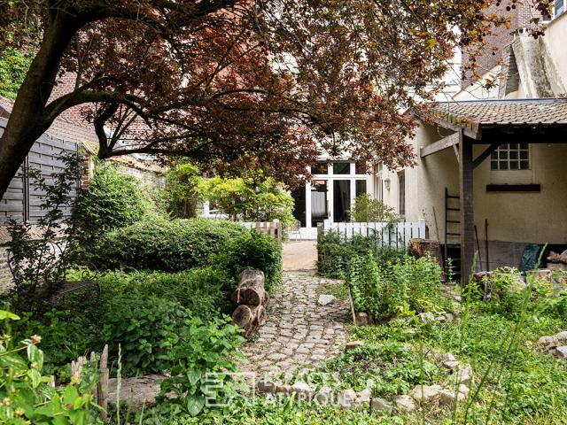 Appartement à repenser complètement avec jardin