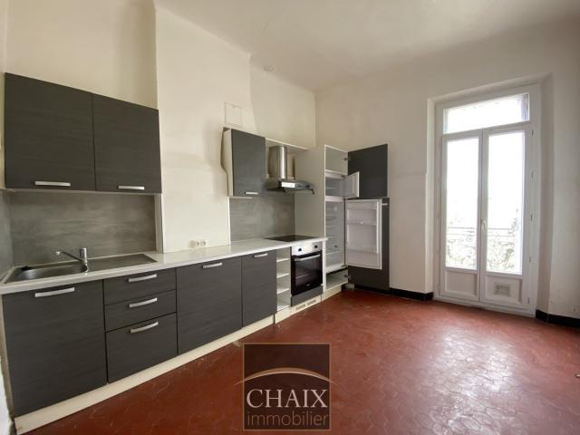 APPARTEMENT REPUBLIQUE
