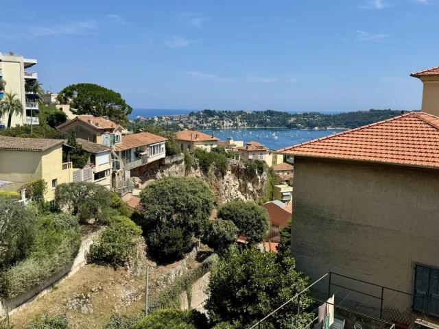 VILLEFRANCHE SUR MER VUE MER 2 PIECES + PARCELLE DE JARDIN