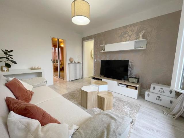 VIROFLAY APPARTEMENT de 37m2 avec le CHARME de l'ANCIEN e