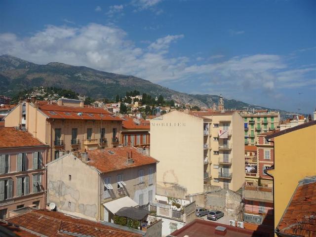 MENTON CENTRE 2 PIECES VIDE MANSARDE
