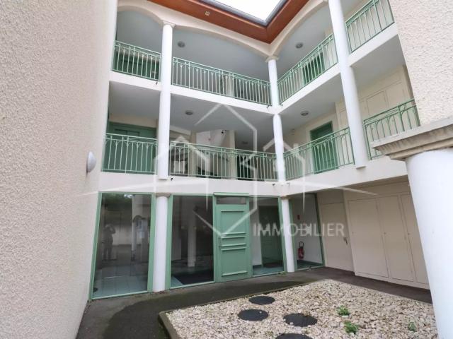 BEL APPARTEMENT T3 AVEC ASCENSEUR