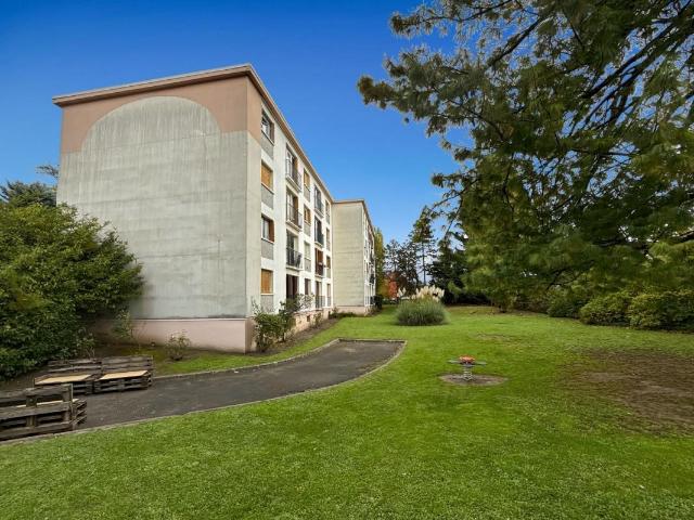 Appartement 3 pièces À Vendre deux chambres avec parking