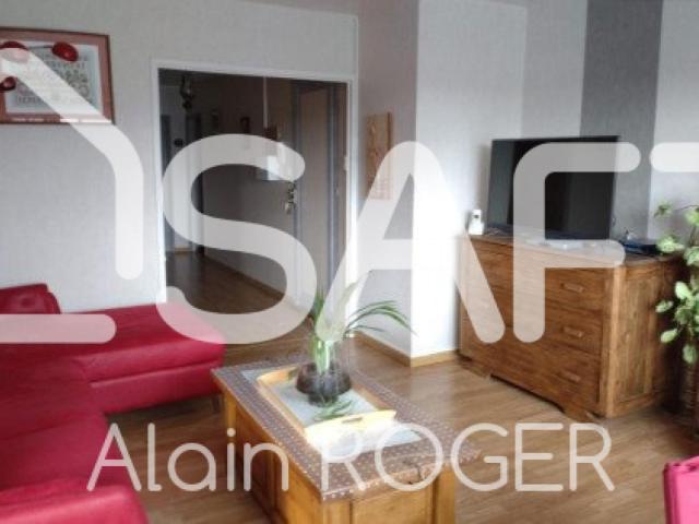 BEL APPARTEMENT ENTIEREMENT RENOVE, DANS RESIDENCE