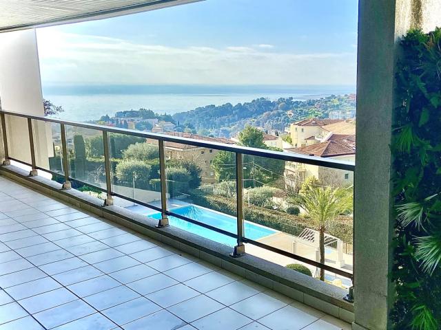 Nice, Corniche Bellevue, appartement 114m2 rénové, vue mer, terr