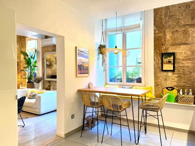 Appartement à vendre F4 95 m² Ancien Renove Montpellier Cent. 95m² Montpellier