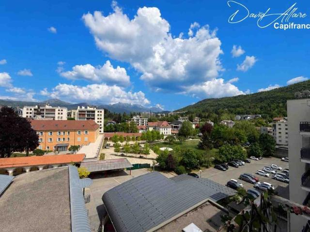 Appartement à vendre 4 pièces 101,64 m² GAP 05 cave, garage, terrasse et balcon