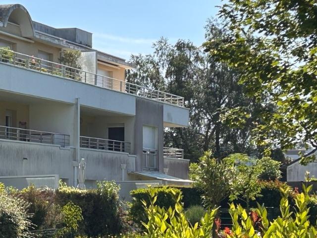 Appartement à vendre 4 pièces VANNES 56 avec deux garages 87m² Vannes