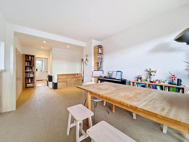 Appartement à vendre 4 pièces à Garches Hauts de Seine Ile de France 2 chambres possibilité 3 grand balcon Résidence fermée Cave