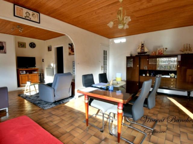 Appartement à vendre 4 pièces AMANCY 74 à rénover