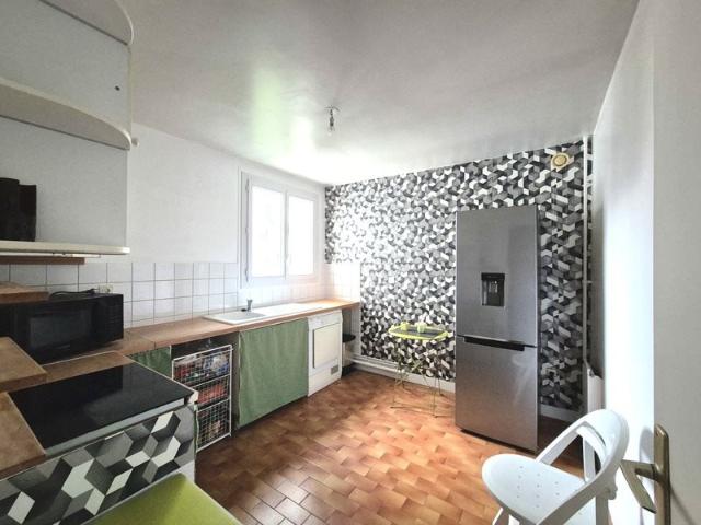 Appartement à vendre 4 pièces avec loggia fermée, cave et pa. 88m² Asnières sur Seine