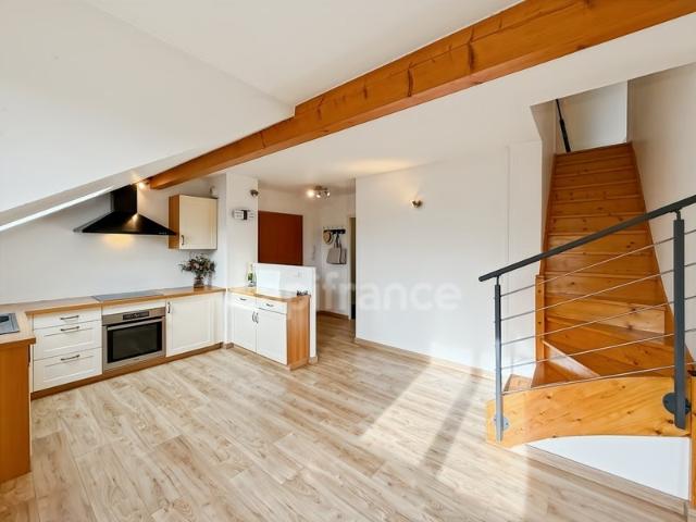 Appartement à vendre 4 pièces Grilly 01 Duplex T4 75m2. 52m² Grilly