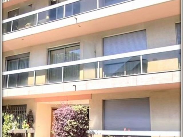 Appartement à vendre 4 pièces HYPER CENTRE. GARE A 4 mn a pied + 1 double box pour 2 voitures