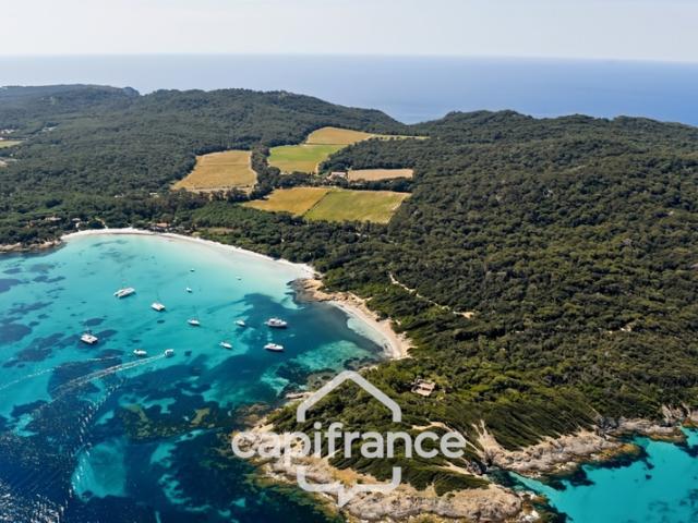Appartement à vendre 4 pièces PORQUEROLLES 83, rare à la vente appartement 2 terasses et cave, vue et calme