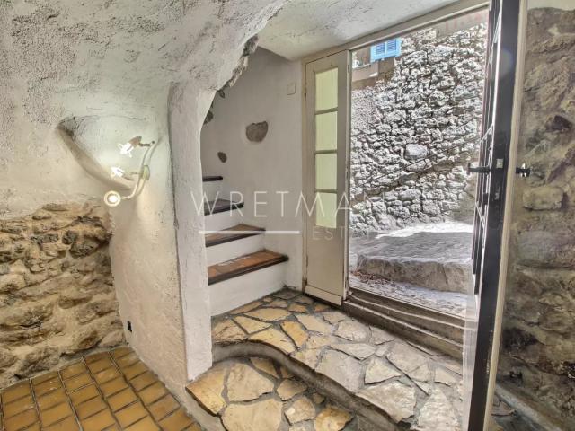 Appartement 3 pièces en duplex dans maison de village Gorbio