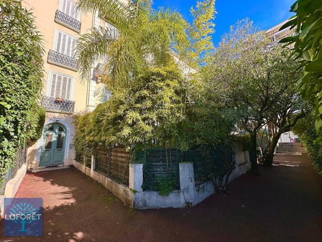 CANNES BANANE 200 M BD DE LA CROISETTE APPARTEMENT 2 PIECE