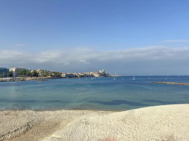 CAP D'ANTIBES / Début Cap Salis face mer