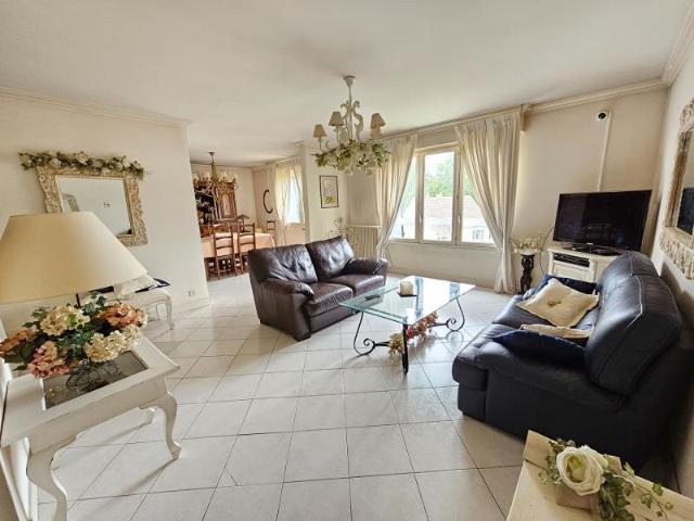 APPARTEMENT RESIDENTIEL CHANTILLY 3 pièce s 90.53 m2
