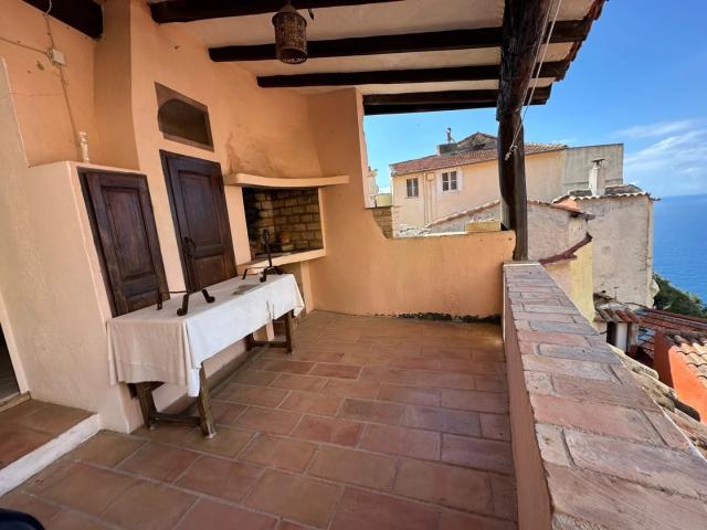 4 PIECES ROQUEBRUNE VILLAGE VUE MER