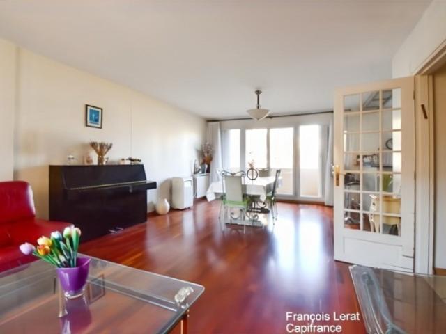 Appartement à vendre 5 pièces proche Mairie de THIAIS 94 – Appartement de 5 pièces avec une cave et une place de parking – 95,29 m2 loi Carrez 393 800 € honoraires d’agence inclus
