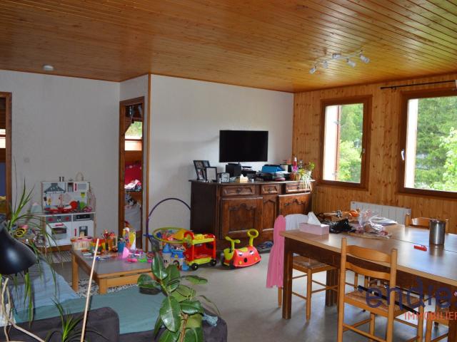 Appartement F4 55 m² en vente à LELEX