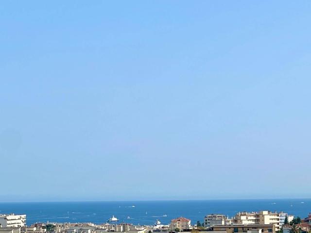 CANNET LIMITE CANNES T4 DE 110M2 REFAIT A NEUF TERRASSE PISICINE