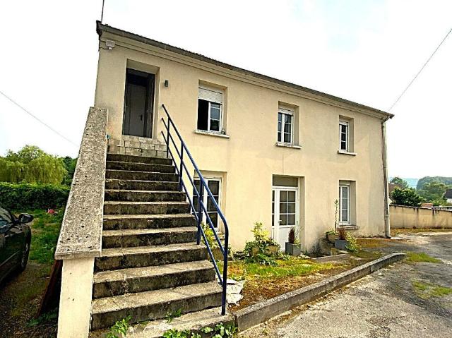 APPARTEMENT DE TYPE F2 AU 1ER ÉTAGE