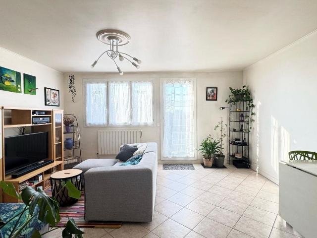 Grand trois pièces de 70m2 à vendre au Plessis Trévise