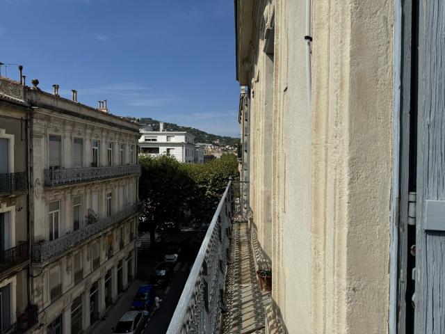 Appartement lumineux et traversant de 105 m² au cœur d'un quarti