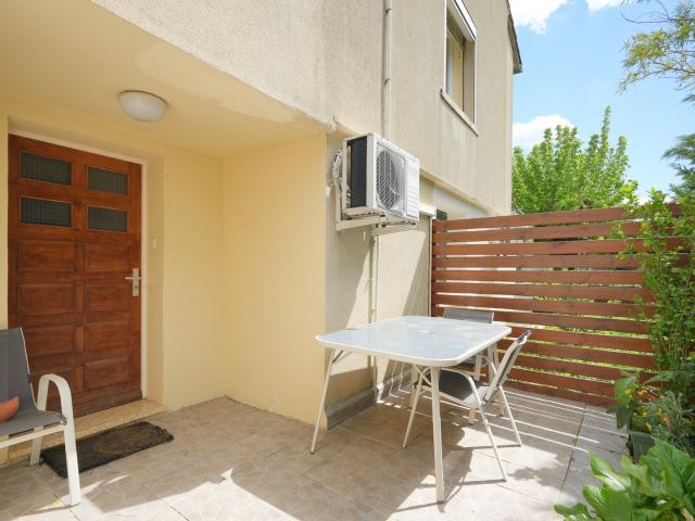 Orange, appartement 74 m², 2 chambres, jardin et garage