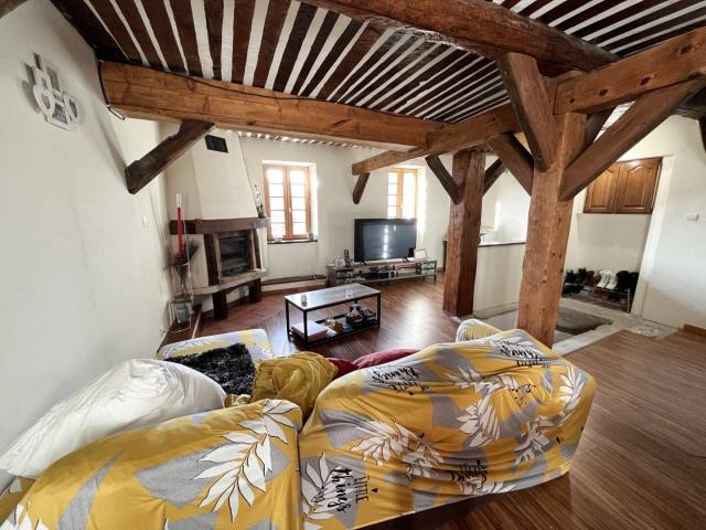 LANTOSQUE, hameau de Camari, MAISON DE VILLAGE avec terrasse