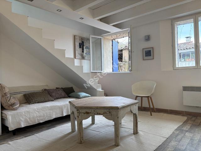 Cucuron Appartement en duplex en très bon état, plein sud id