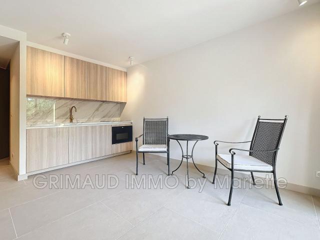 bel appartement a pied de la mer, T2 3 dans residence avec pis
