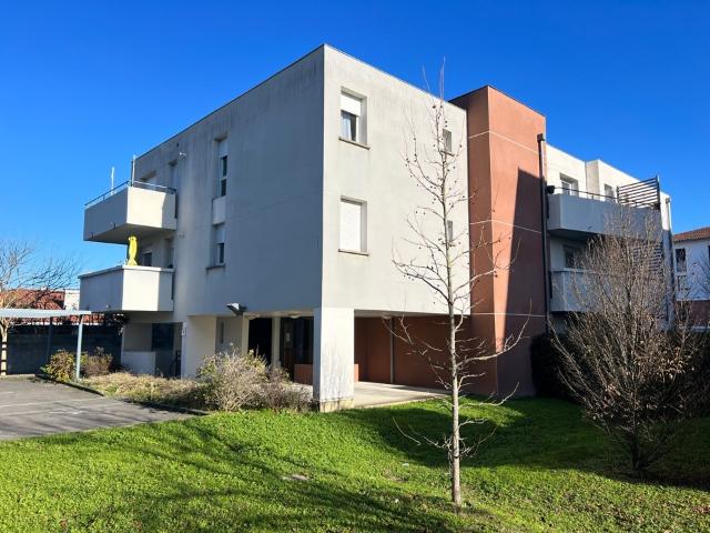 Appartement T3 de 61 M² + 2 parking en S SOL et ascenseur