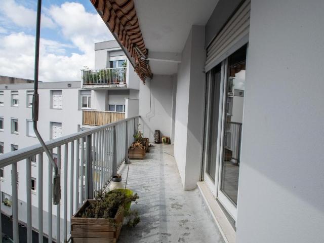 Appartement À Vendre à Pau 86m² balcon 2 chambres box c