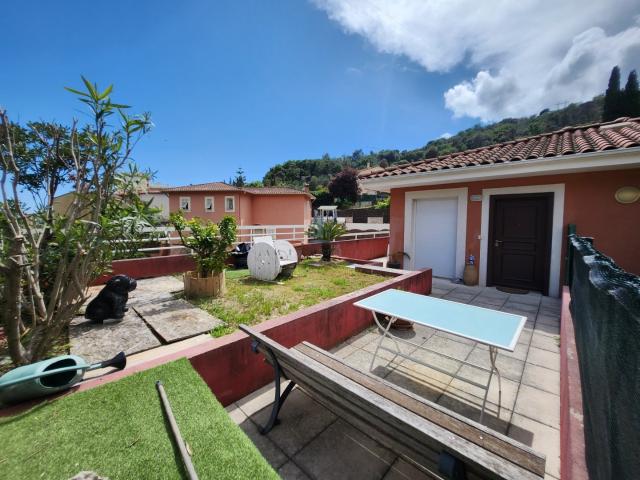 MENTON BEL APPARTEMENT DE 58M² + TERRASSE+ JARDIN + PARKING I