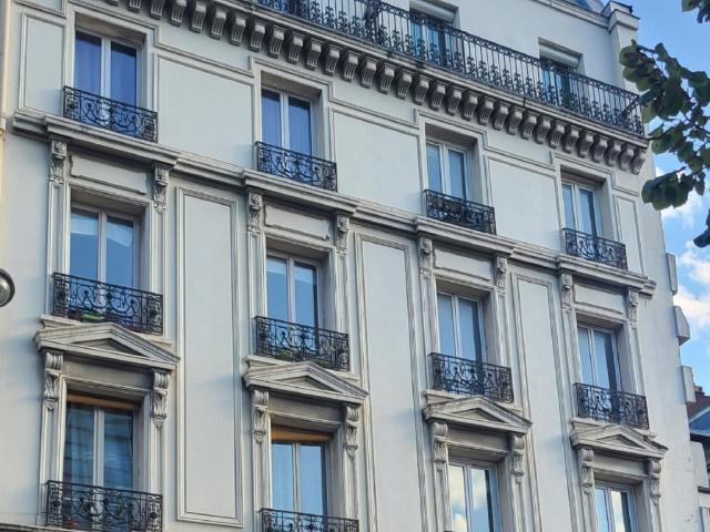 GRAND 2 PIECES FACE AU PARC DES BATIGNOLLES