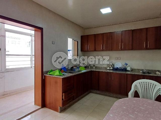 Appartement à vendre 240 m², 3 chambres De La Plage Tanger