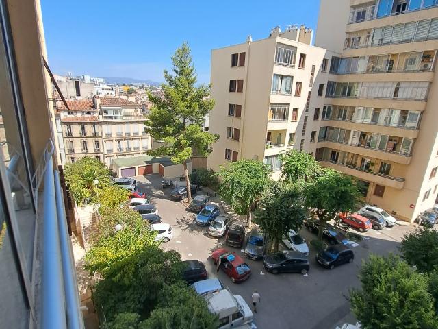 Appartement 69 m2 Marseille 1er