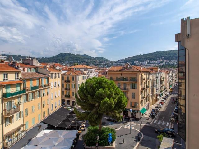 Nice Le Port, grand 5 pièces rénové, étage élevé, vue dégagée, 4