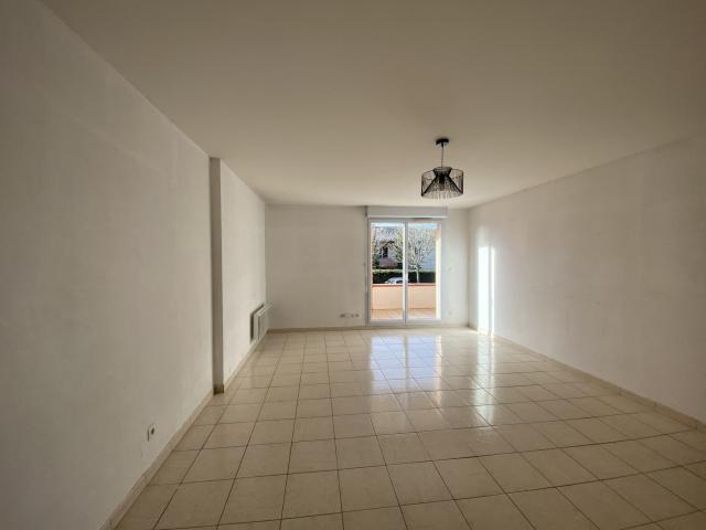 Appartement à louer 2 pièces 60 m²