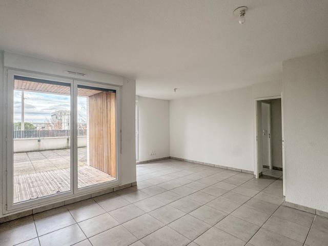 Appartement à vendre 2 pièces + terrasse BEAUZELLE proche Blagnac 31
