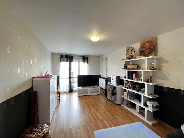EXCLUSIF SOCHAUX idéalement placé Appartement T3 avec balcon
