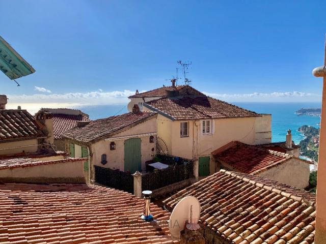 MAISON DE CHARME A ROQUEBRUNE VILLAGE