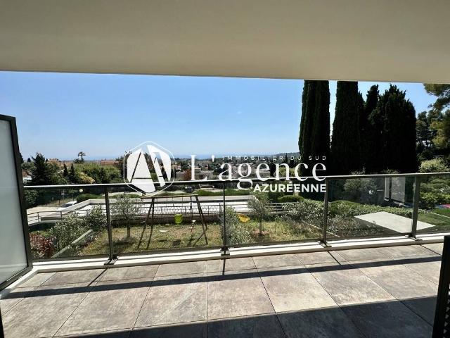 VENCE: VASTE APPARTEMENT 2 PIÈCES TERRASSE CALME VUE MER