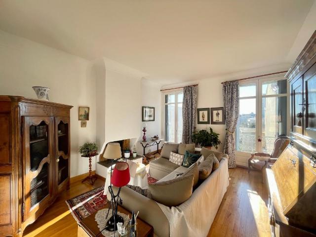 Appartement À Vendre / Théâtre Gare
