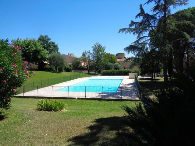 Peymeinade, Appartement 4 Pièces en rez de jardin, Parking