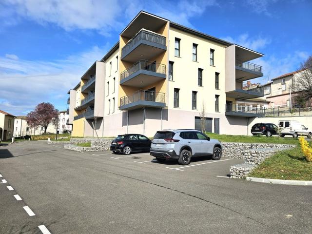 Appartement à vendre 3 pièces 2 GARAGES TERRASSE PANISSIERES 42